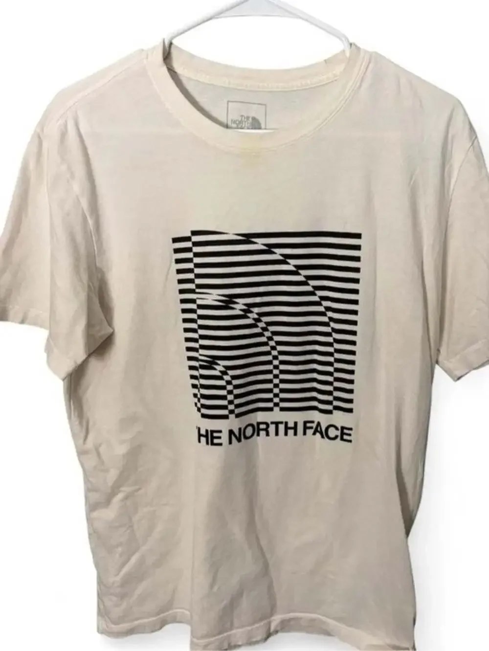 The North Face Graphic T-Shirt – Men’s Medium